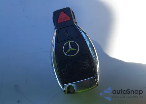 2014 Mercedes-Benz C 250 Sport z USA, uszkodzony, nr VIN WDDGF4HB1ER308331